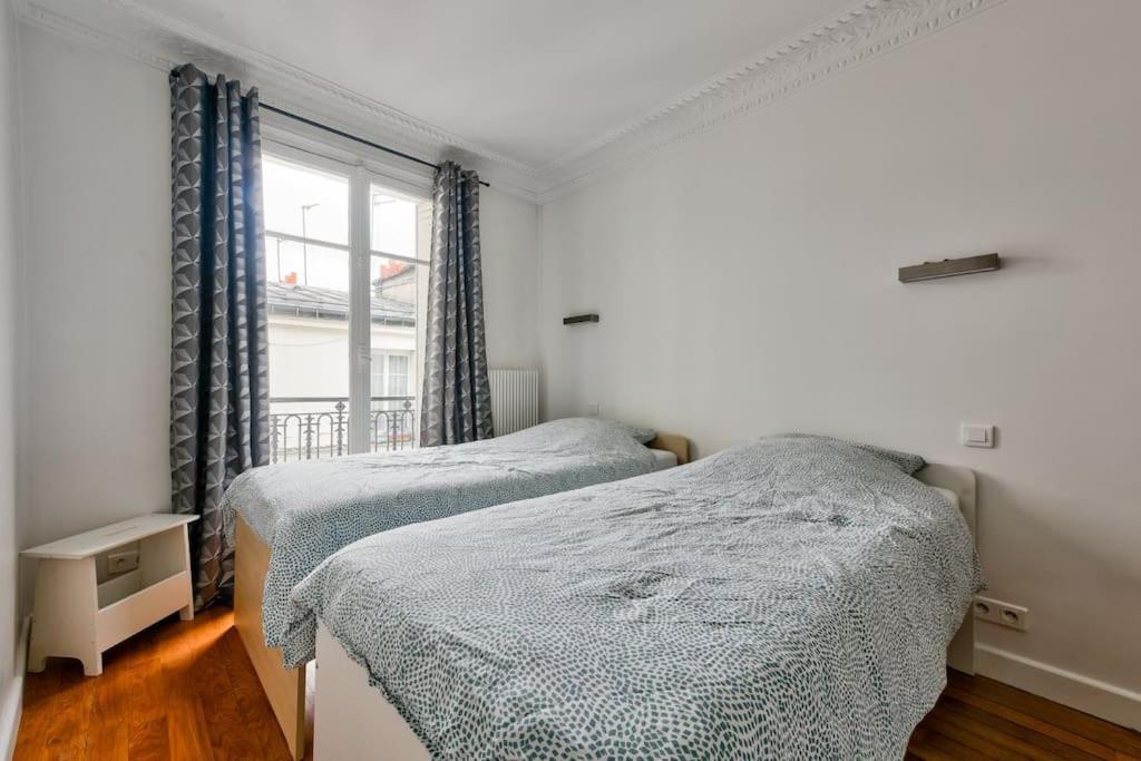 Appartement Elegant Avec Balcon Au Coeur Du Marais Parijs