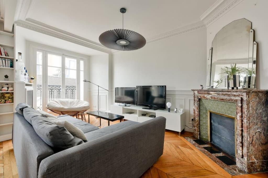 Elegant Avec Balcon Au Coeur Du Marais Appartement Parijs